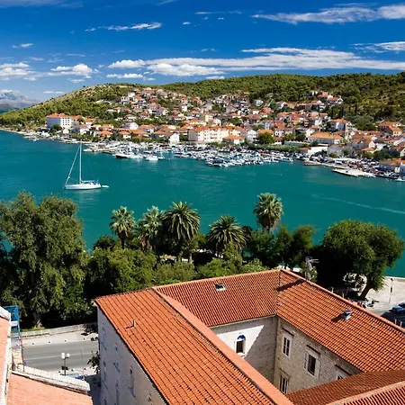 Apartman 4756-1 For 3 Pers. In Vinišće
